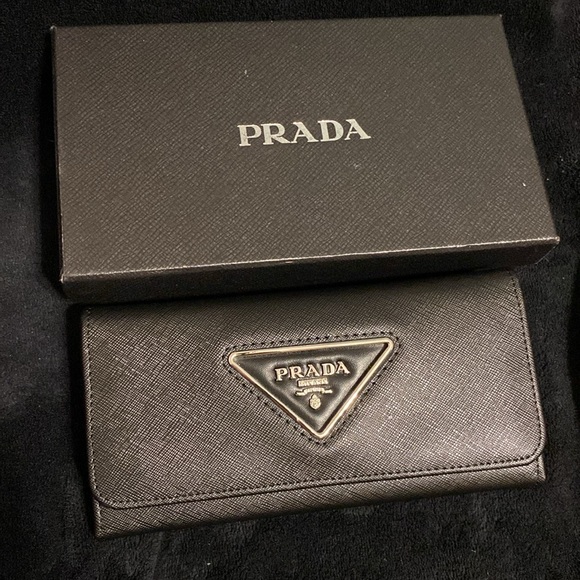 ❌SOLD❌ NWOT Ladies Black Leather PRADA Card Holder, Zipper Wallet - Picture 8 of 9